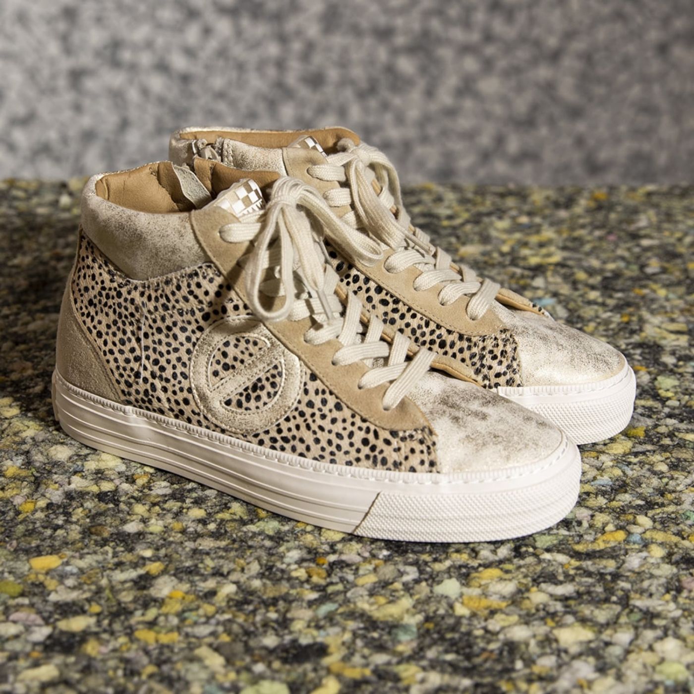 STRIKE MID CUT - PONY LYNX/GLOW - NATURAL/SAND